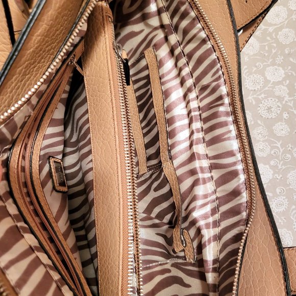 ✨HOST PICK!✨ NEW Guess Handbag, Tan/Beige, Double Straps, Compartments! - Picture 12 of 13